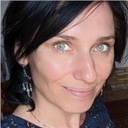 Enseignante de Yoga Hatha et Hatha Flow, Yoga Yin, Yoga Enfant, Yoga prénatal et Yoga Nidra